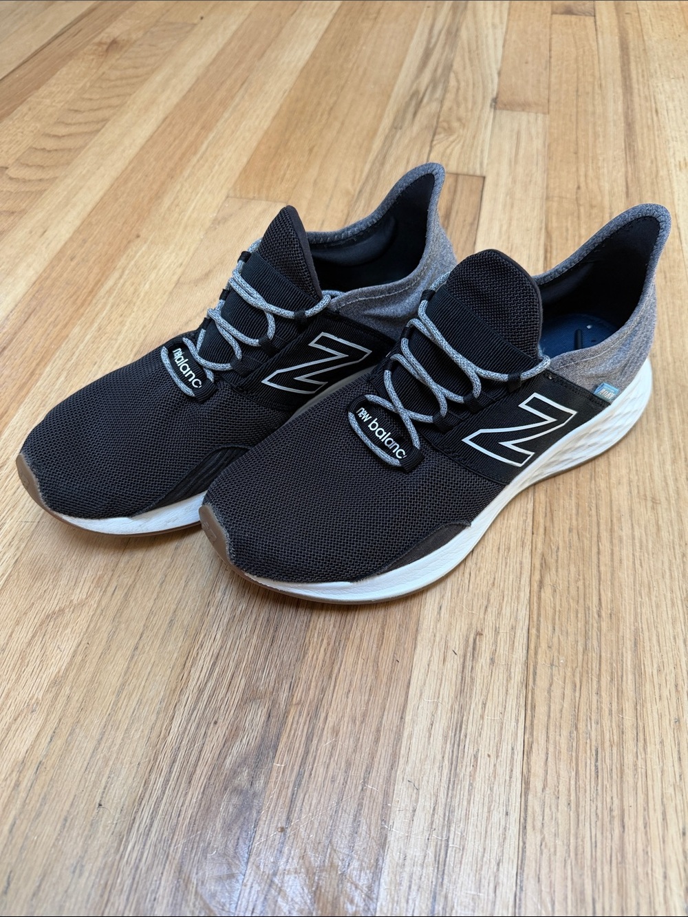 New Balance Men's Black & Gray Athletic Sneakers - Fresh Foam ROAV